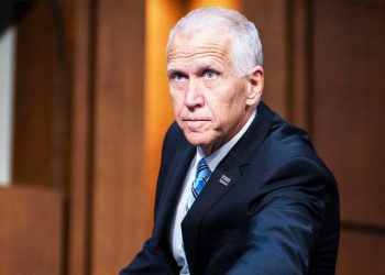 GOP senator blocks Trump DHS nominees until Noem testifies before Senate